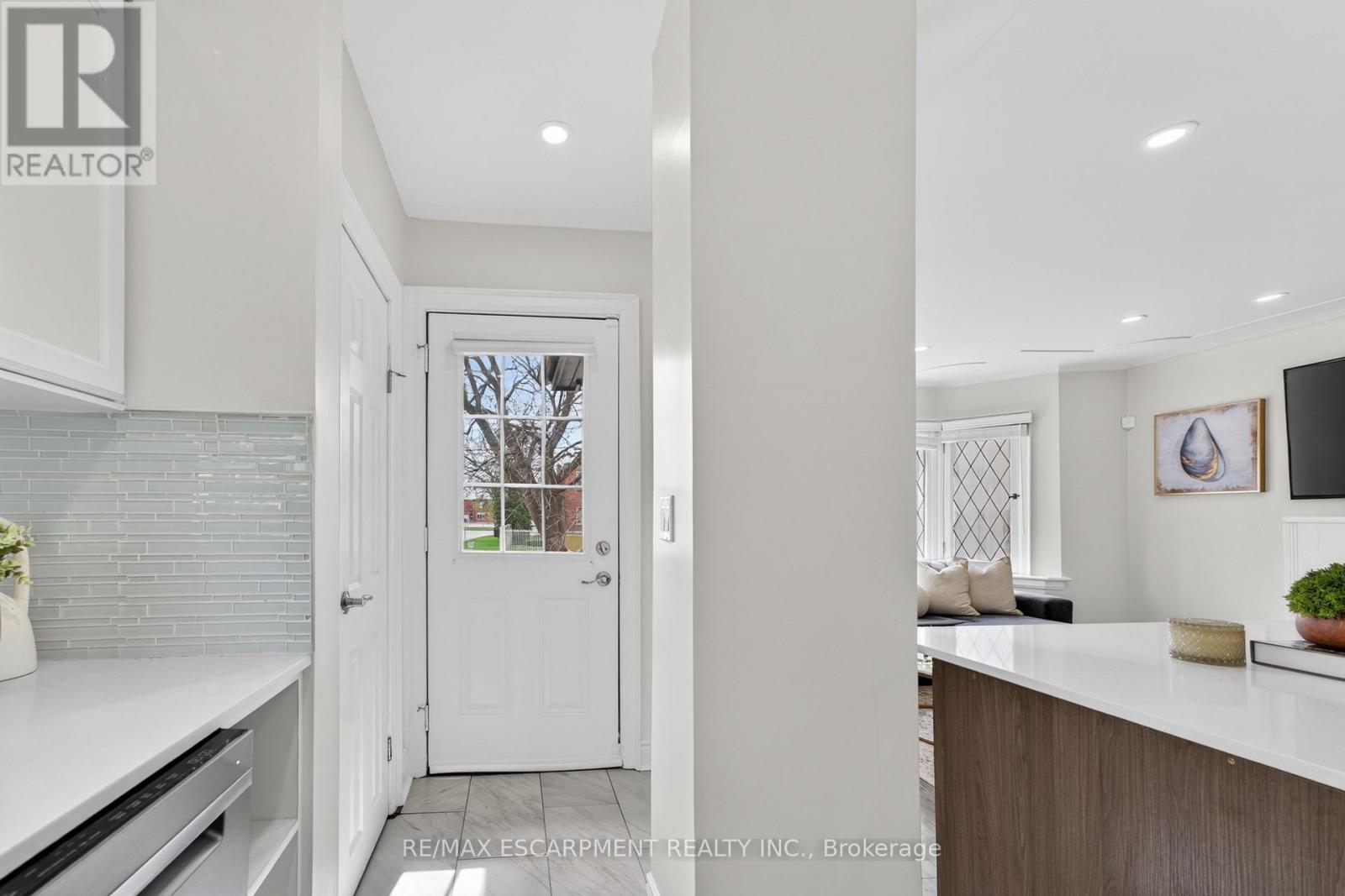 53 BRUCEDALE AVENUE E, Hamilton (Centremount), Ontario, L9A1N2 — Photo 14