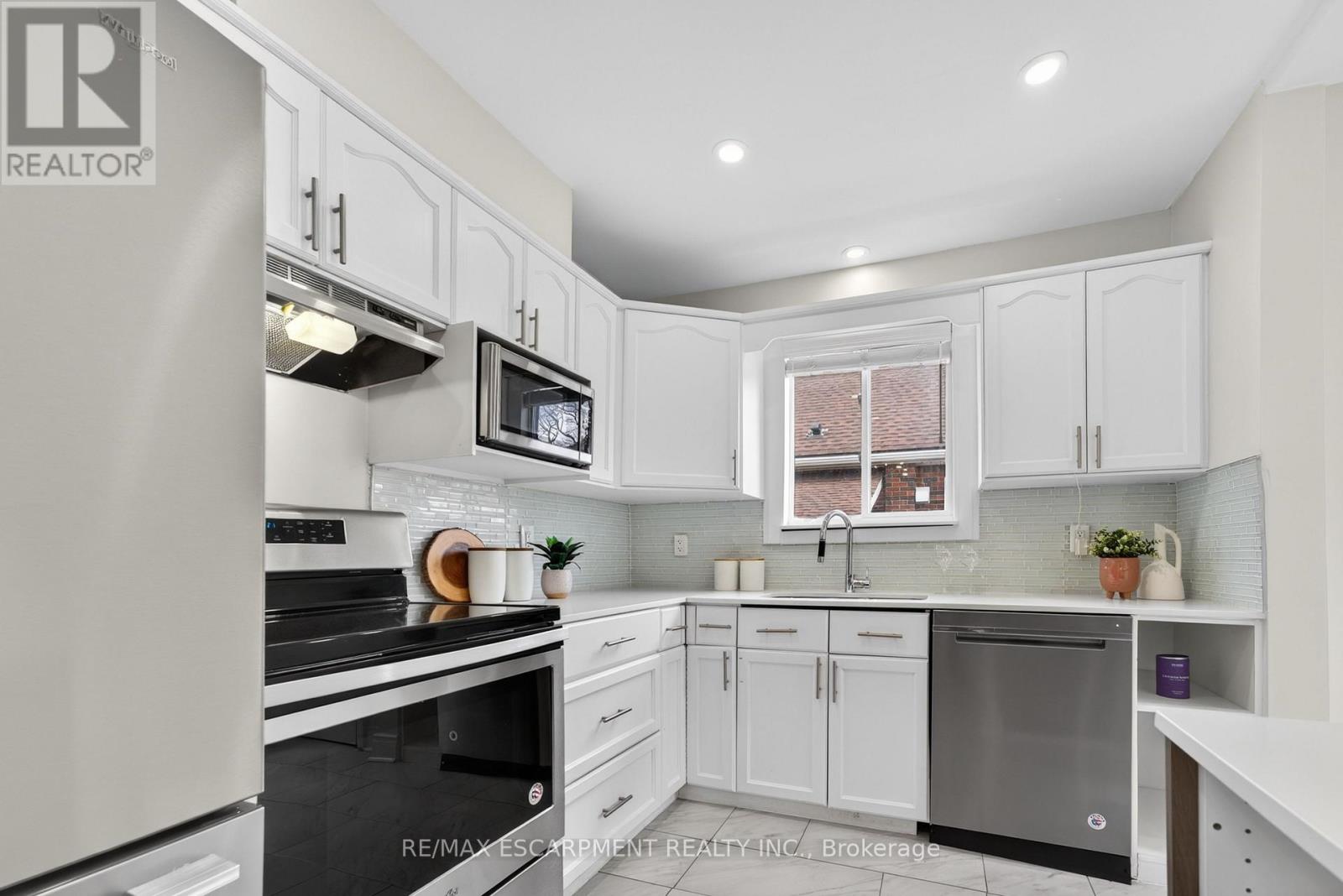 53 BRUCEDALE AVENUE E, Hamilton (Centremount), Ontario, L9A1N2 — Photo 17