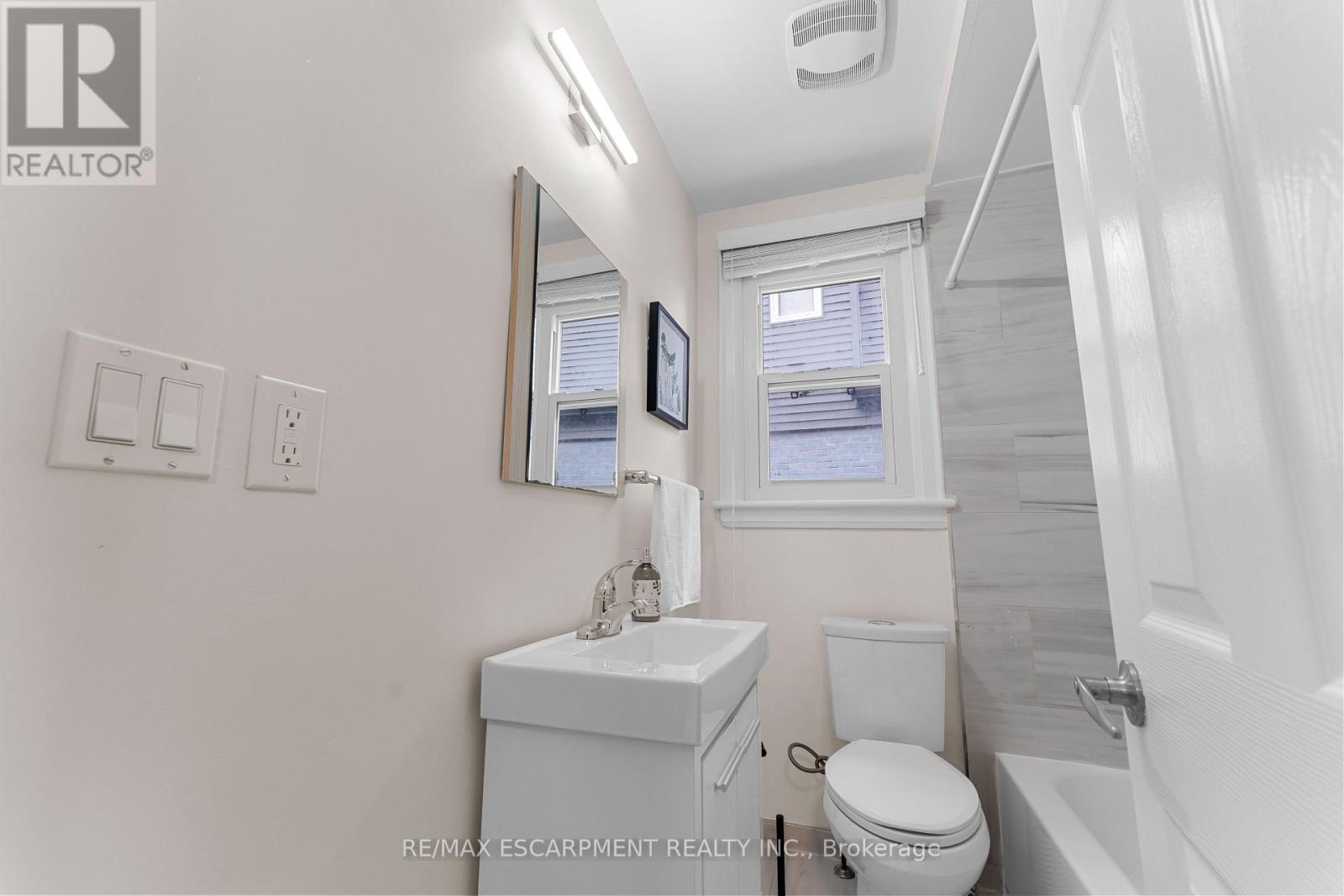 53 BRUCEDALE AVENUE E, Hamilton (Centremount), Ontario, L9A1N2 — Photo 20