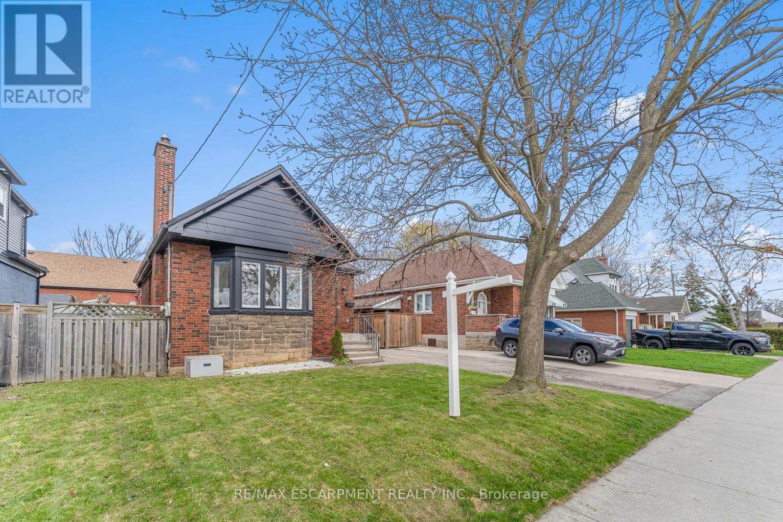53 BRUCEDALE AVENUE E, Hamilton (Centremount), Ontario, L9A1N2 — Photo 5