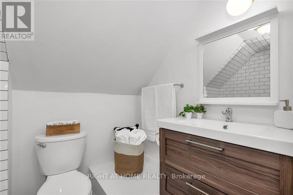 2 - 100 DUNSMURE ROAD, Hamilton (Stipley), Ontario, L8M1S4 — Photo 9