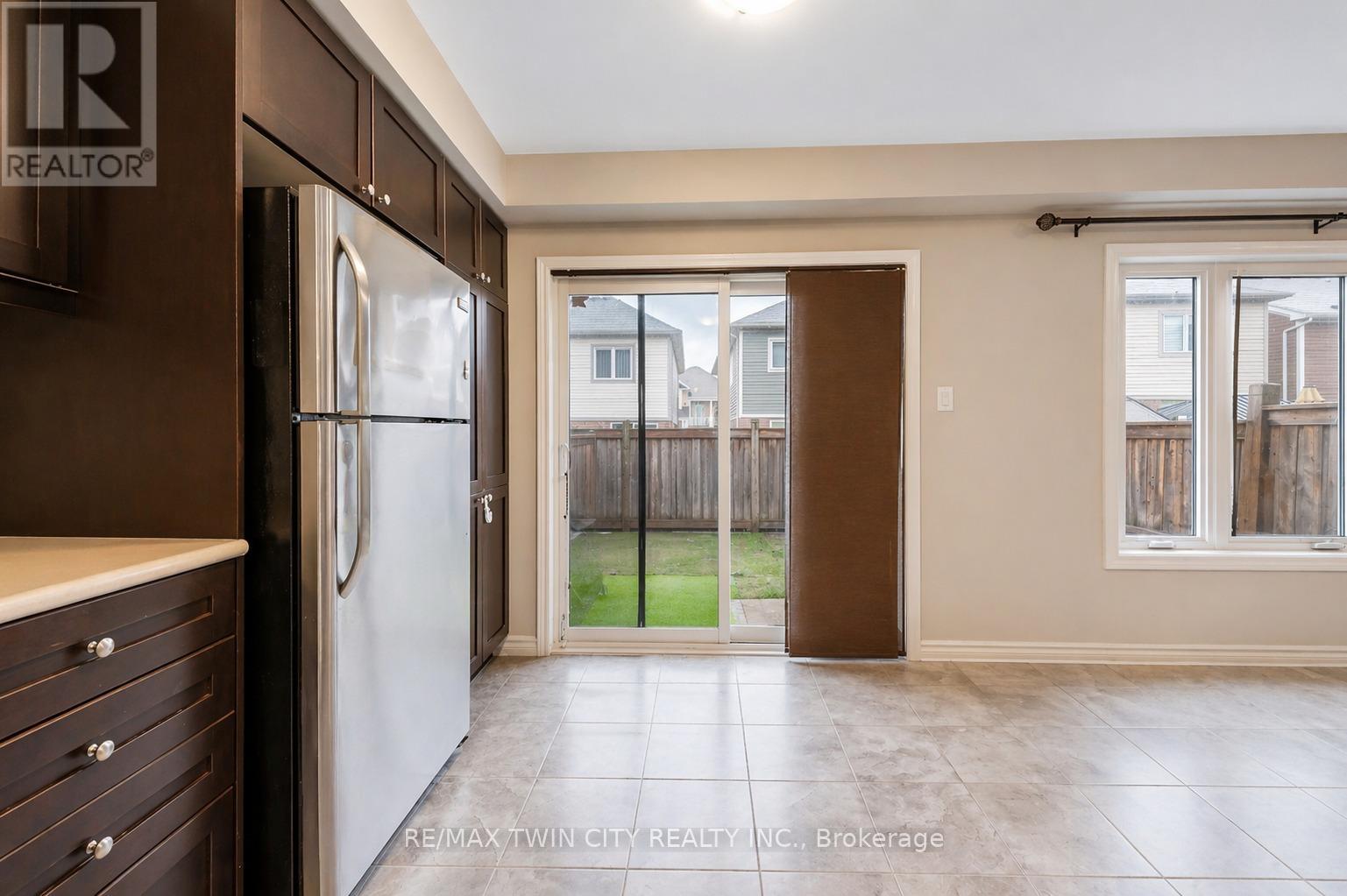 21 POSTMASTER DRIVE, Kitchener, Ontario, N2R0J2 — Photo 10