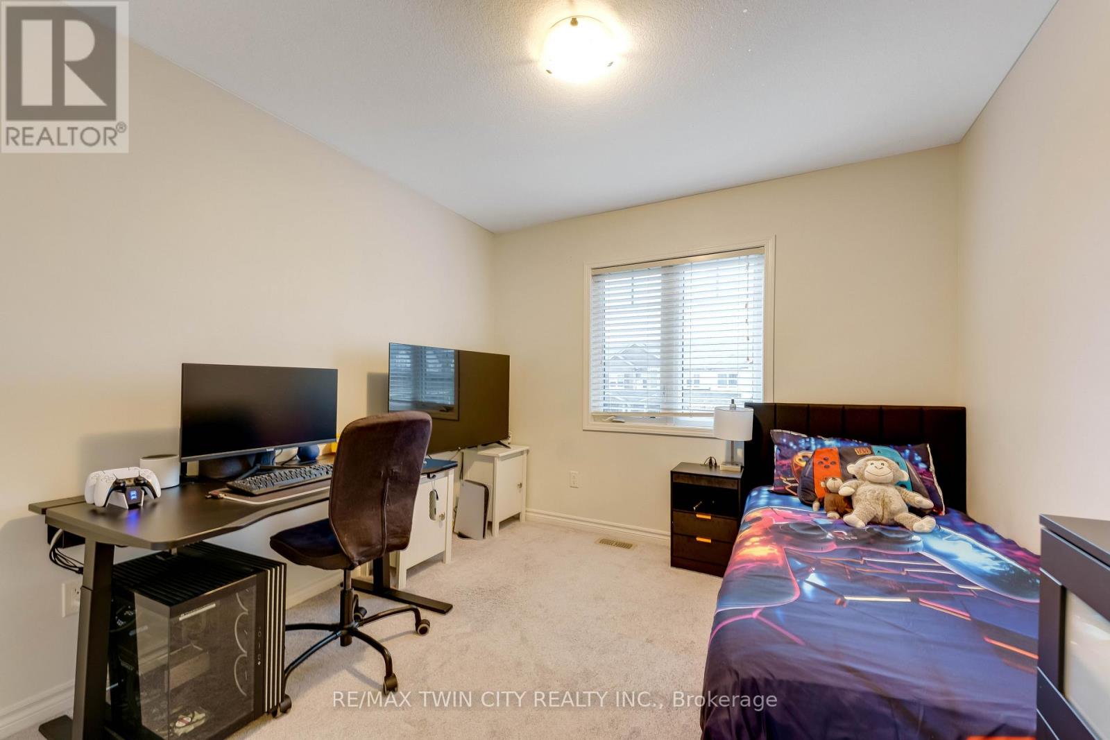 21 POSTMASTER DRIVE, Kitchener, Ontario, N2R0J2 — Photo 22