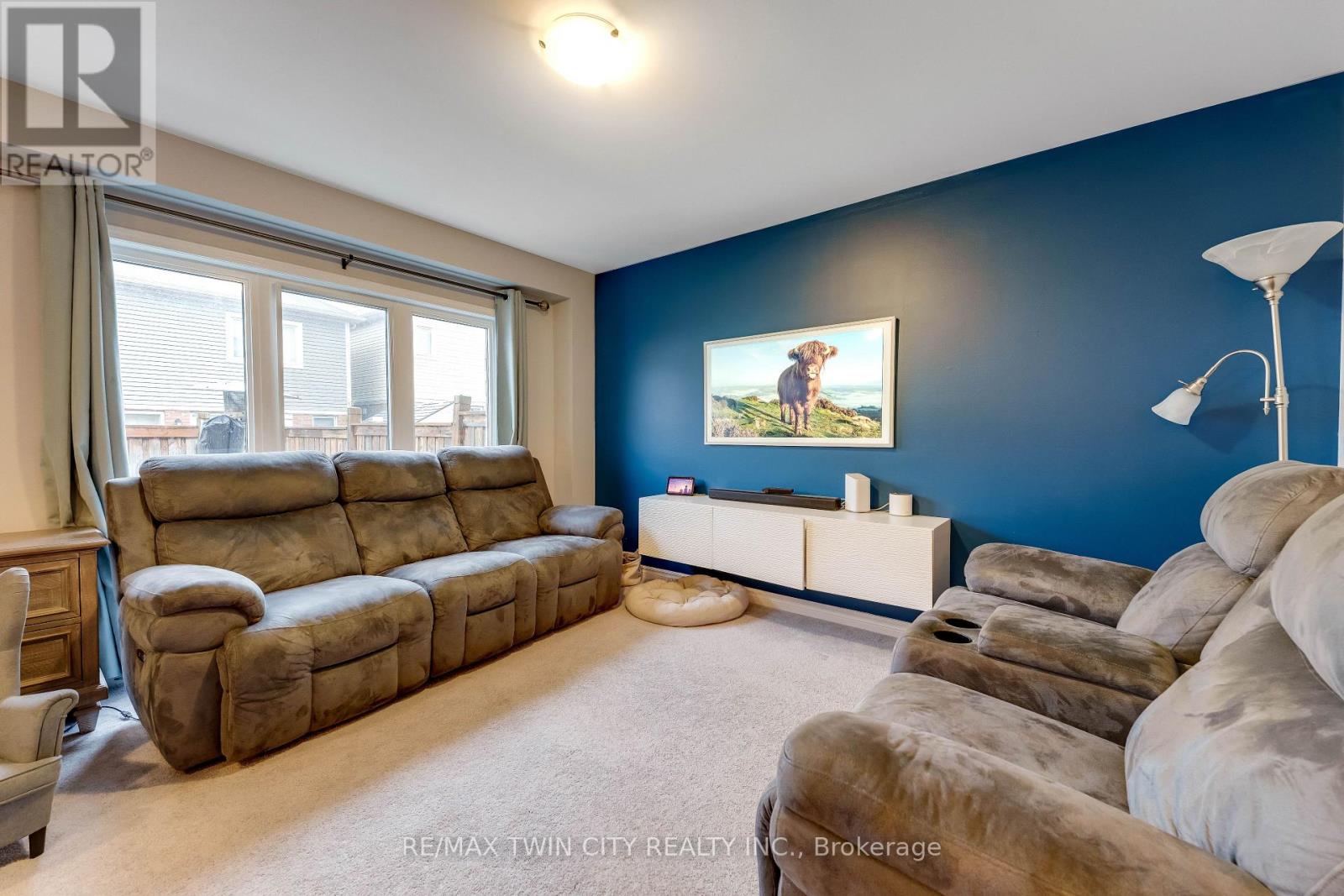 21 POSTMASTER DRIVE, Kitchener, Ontario, N2R0J2 — Photo 5