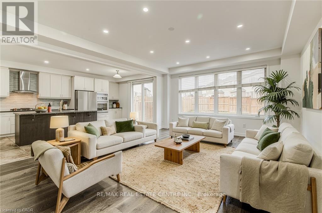 11 COMPASS TRAIL, Cambridge, Ontario, N3E0B7 — Photo 10