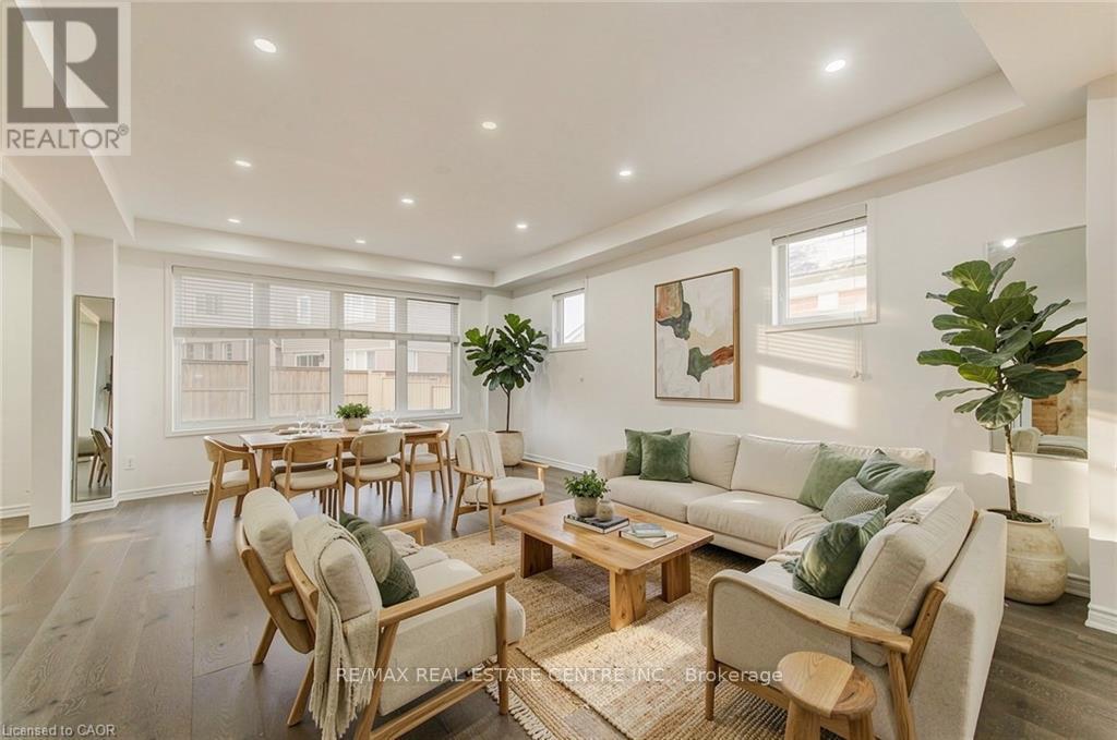 11 COMPASS TRAIL, Cambridge, Ontario, N3E0B7 — Photo 12