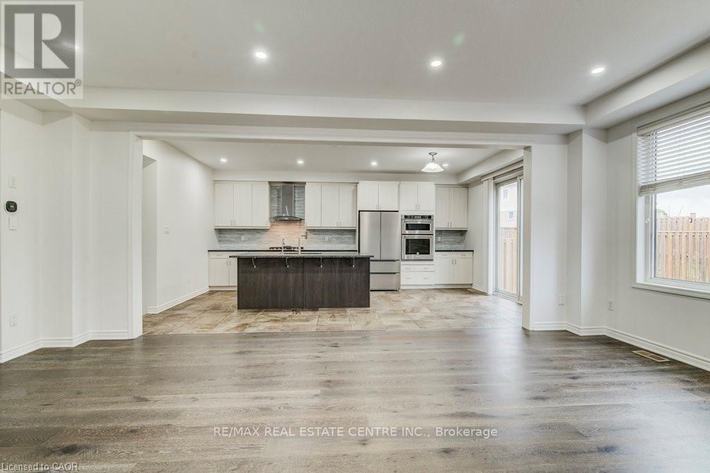 11 COMPASS TRAIL, Cambridge, Ontario, N3E0B7 — Photo 13