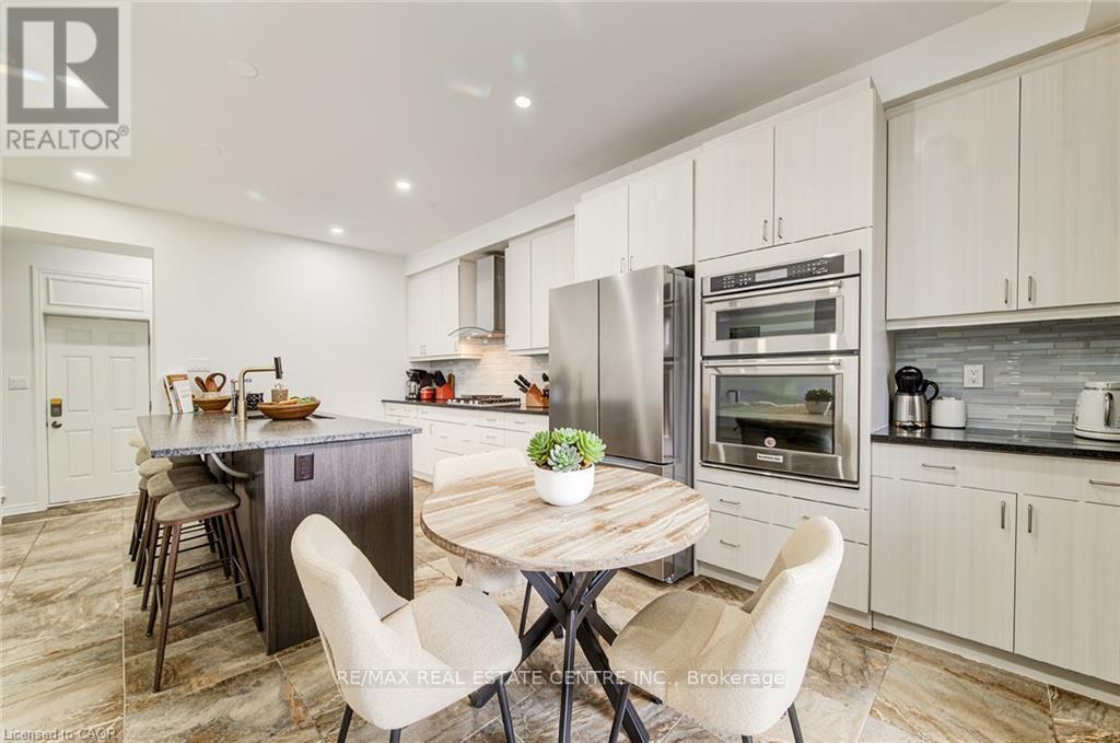 11 COMPASS TRAIL, Cambridge, Ontario, N3E0B7 — Photo 16