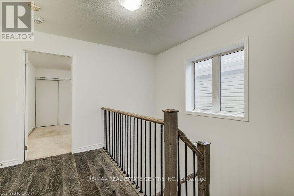 11 COMPASS TRAIL, Cambridge, Ontario, N3E0B7 — Photo 21