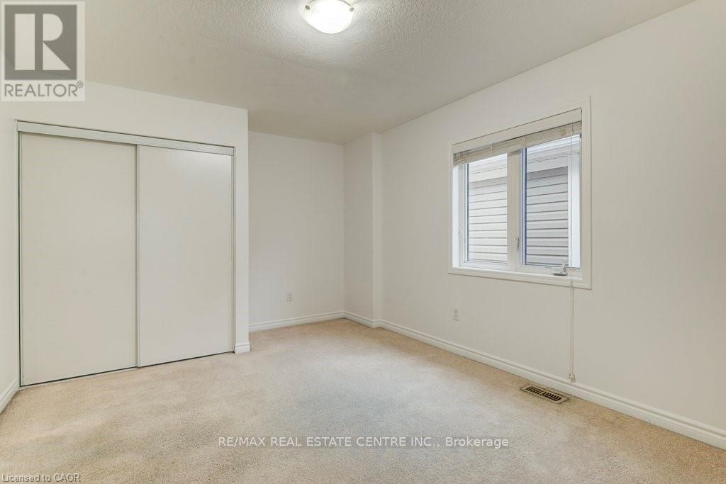 11 COMPASS TRAIL, Cambridge, Ontario, N3E0B7 — Photo 22