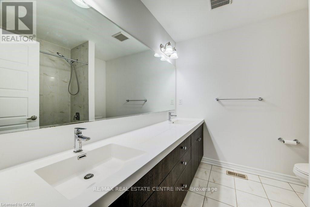 11 COMPASS TRAIL, Cambridge, Ontario, N3E0B7 — Photo 33