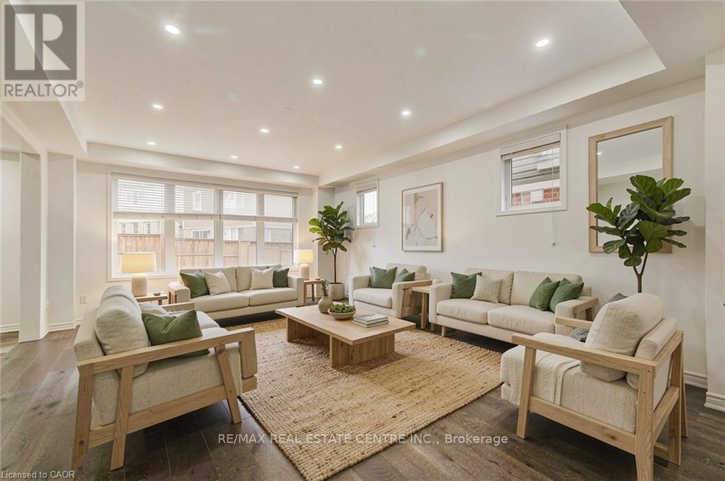 11 COMPASS TRAIL, Cambridge, Ontario, N3E0B7 — Photo 8