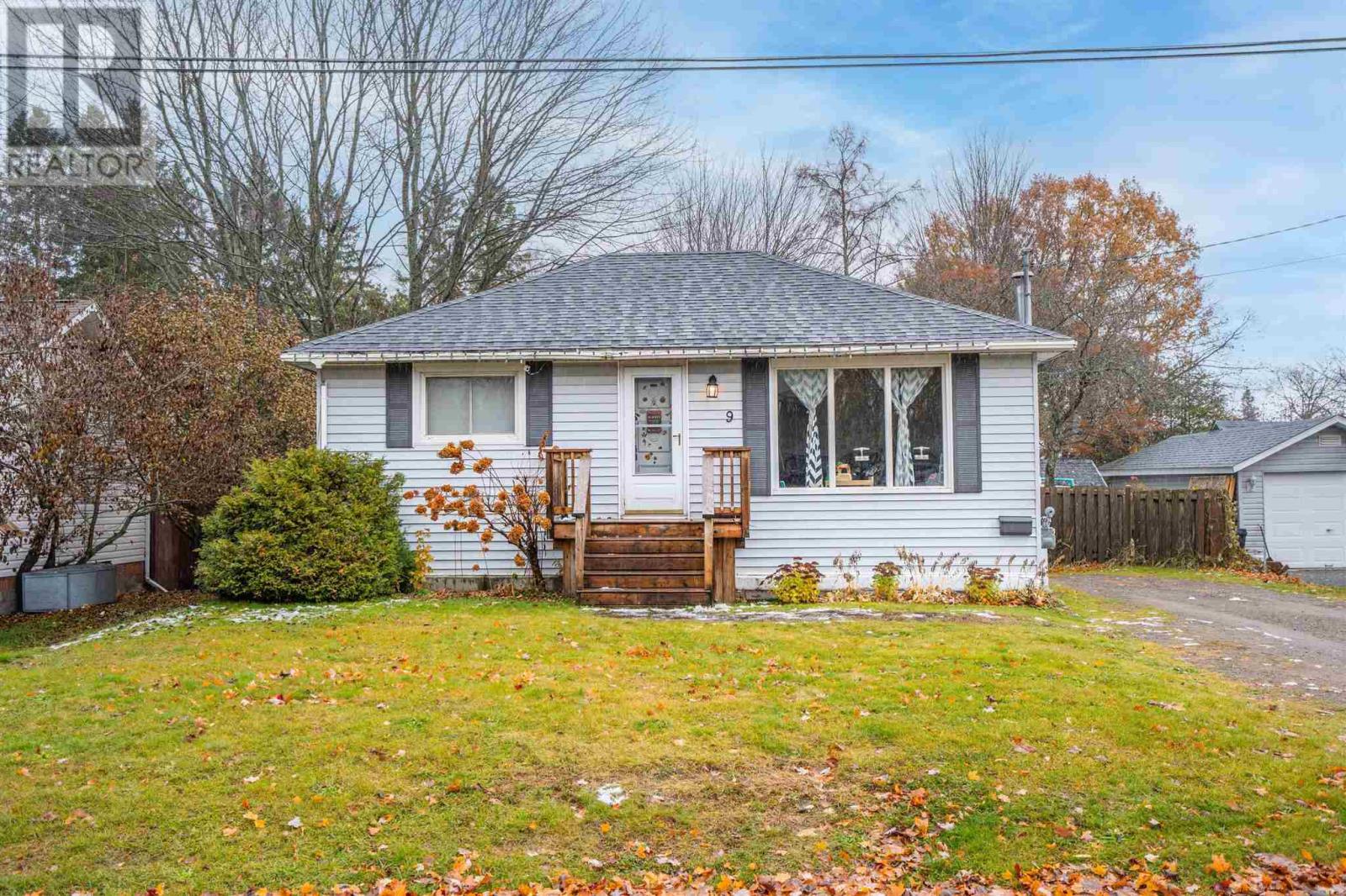 9 Market ST, Sault Ste. Marie, Ontario, P6A4S9 — Photo 2