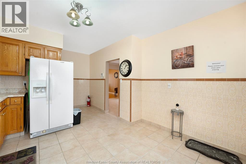 907 GLADSTONE AVENUE Unit# MAIN, Windsor, Ontario, N9A2R5 — Photo 12