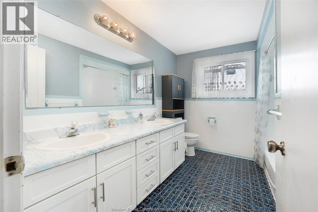 907 GLADSTONE AVENUE Unit# MAIN, Windsor, Ontario, N9A2R5 — Photo 18