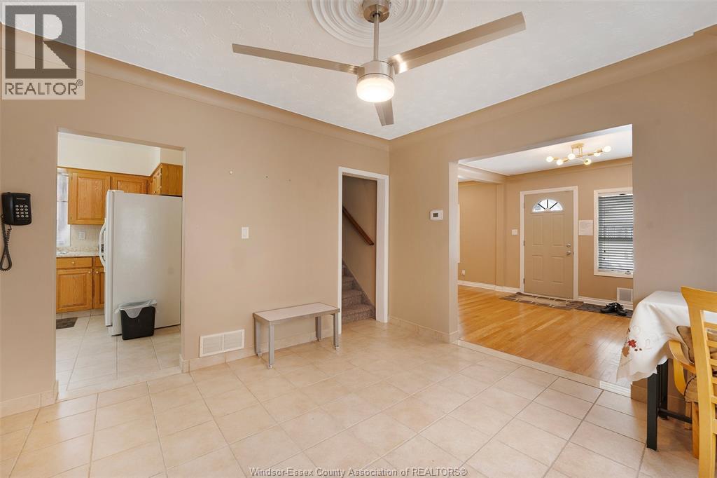907 GLADSTONE AVENUE Unit# MAIN, Windsor, Ontario, N9A2R5 — Photo 9