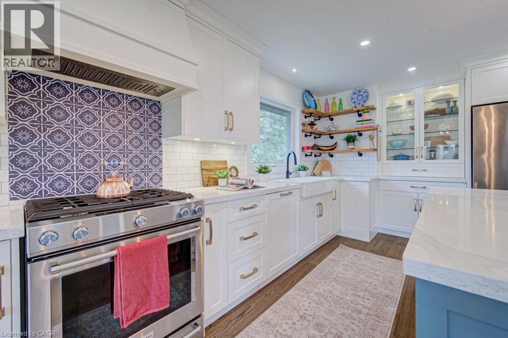 1486 AUGUSTINE Drive, Burlington, Ontario, L7P2N2 — Photo 2