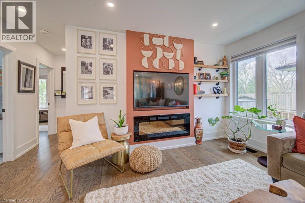 1486 AUGUSTINE Drive, Burlington, Ontario, L7P2N2 — Photo 4