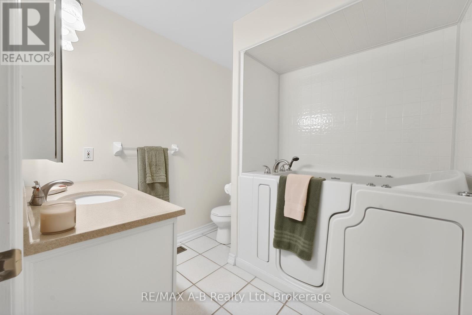 23 - 24 GRIFFITHS DRIVE, Brant (Paris), Ontario, N3L4C5 — Photo 13