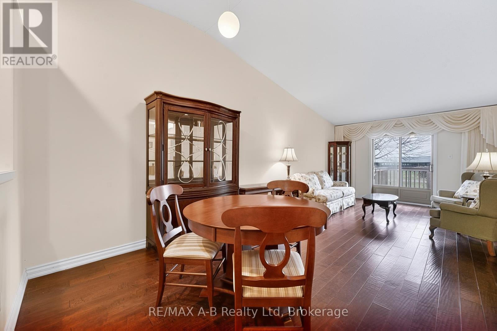 23 - 24 GRIFFITHS DRIVE, Brant (Paris), Ontario, N3L4C5 — Photo 7