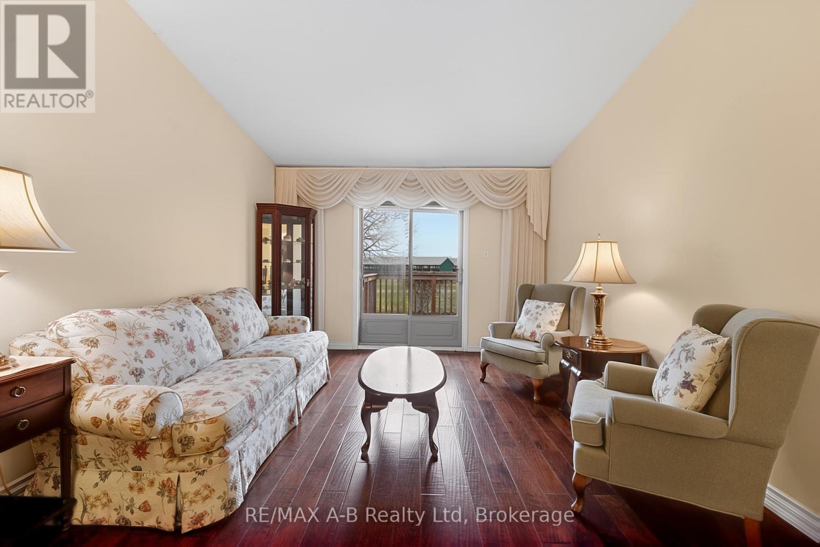 23 - 24 GRIFFITHS DRIVE, Brant (Paris), Ontario, N3L4C5 — Photo 9