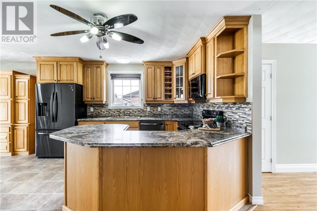 4680 Frontenac Crescent, Val Therese, Ontario, P3P1S3 — Photo 10