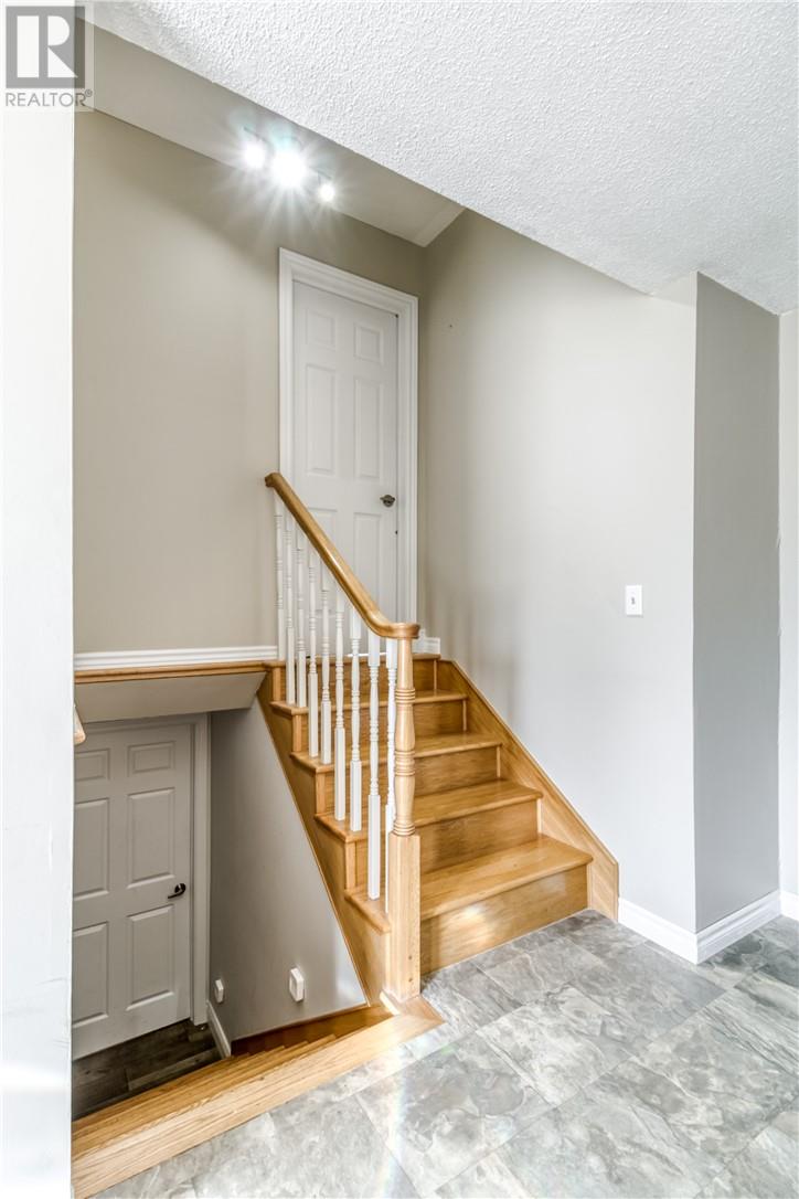 4680 Frontenac Crescent, Val Therese, Ontario, P3P1S3 — Photo 5