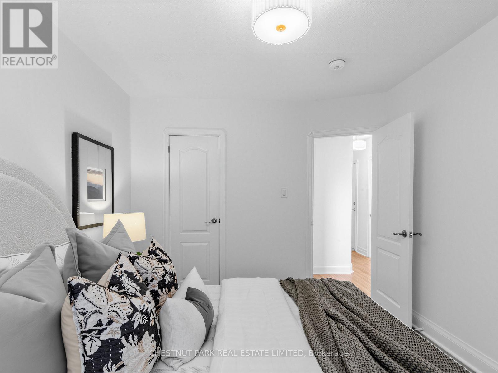 27 AMHERST AVENUE, Toronto (Oakwood Village), Ontario, M6E1Z2 — Photo 11