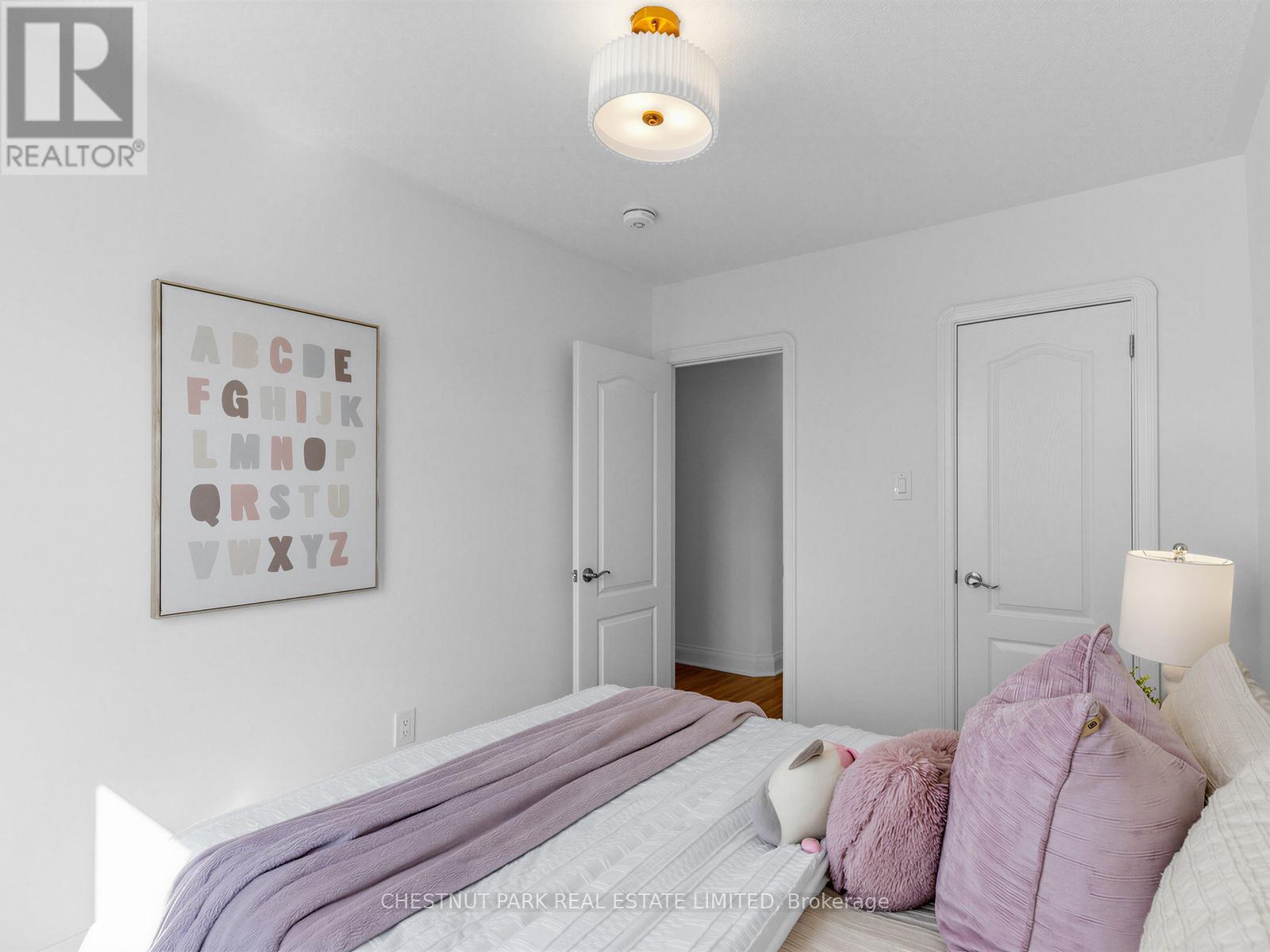 27 AMHERST AVENUE, Toronto (Oakwood Village), Ontario, M6E1Z2 — Photo 13