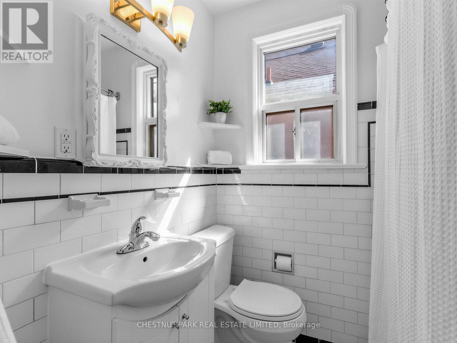 27 AMHERST AVENUE, Toronto (Oakwood Village), Ontario, M6E1Z2 — Photo 15