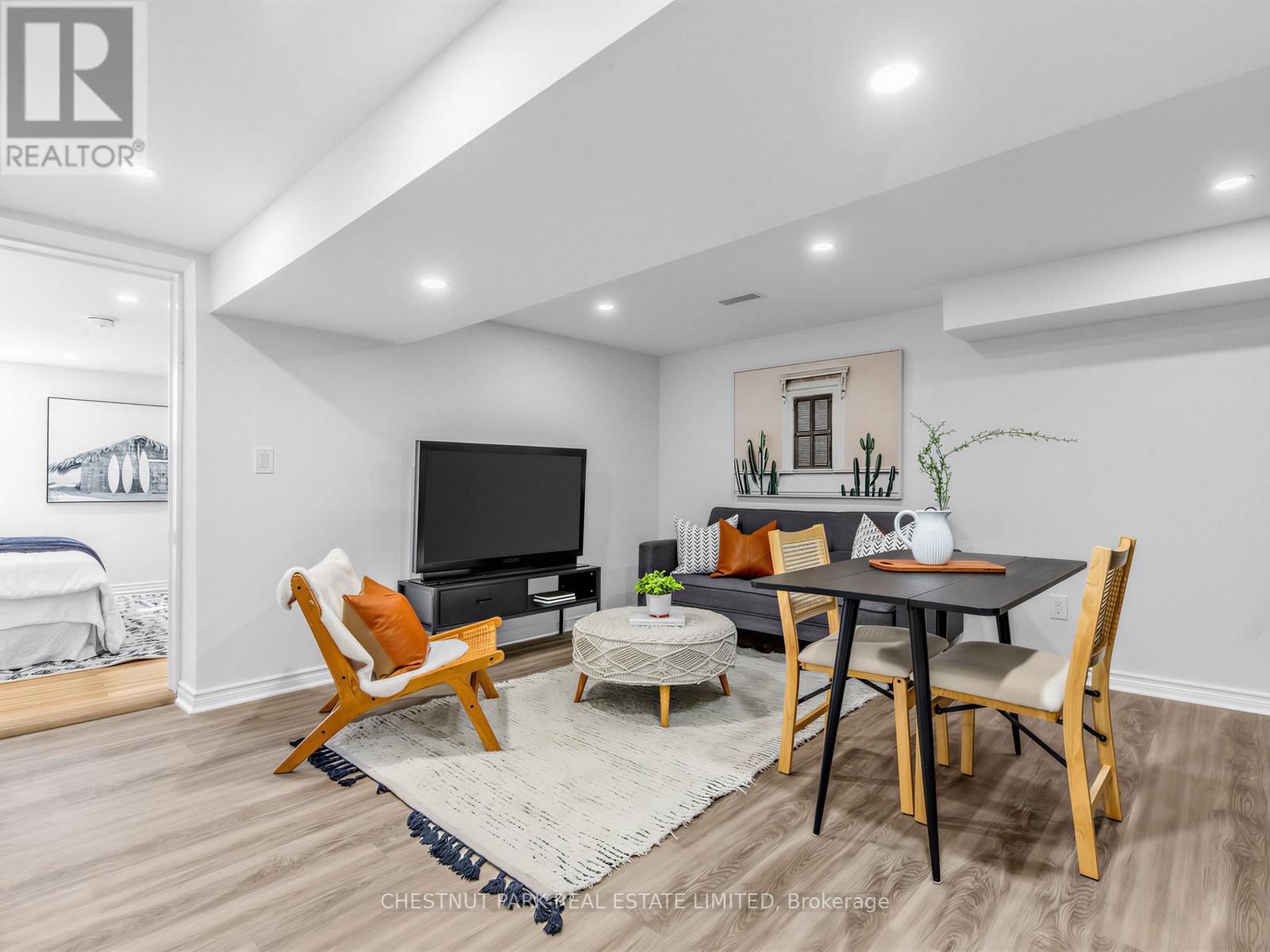 27 AMHERST AVENUE, Toronto (Oakwood Village), Ontario, M6E1Z2 — Photo 17