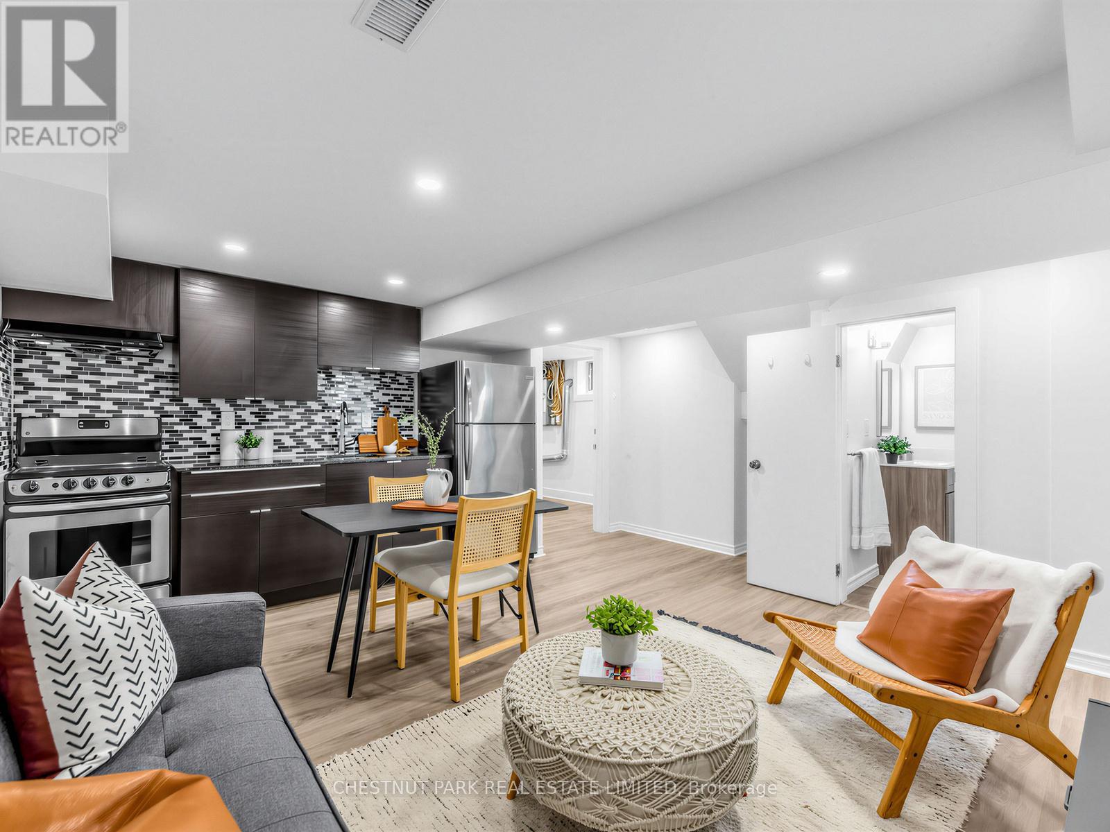 27 AMHERST AVENUE, Toronto (Oakwood Village), Ontario, M6E1Z2 — Photo 18