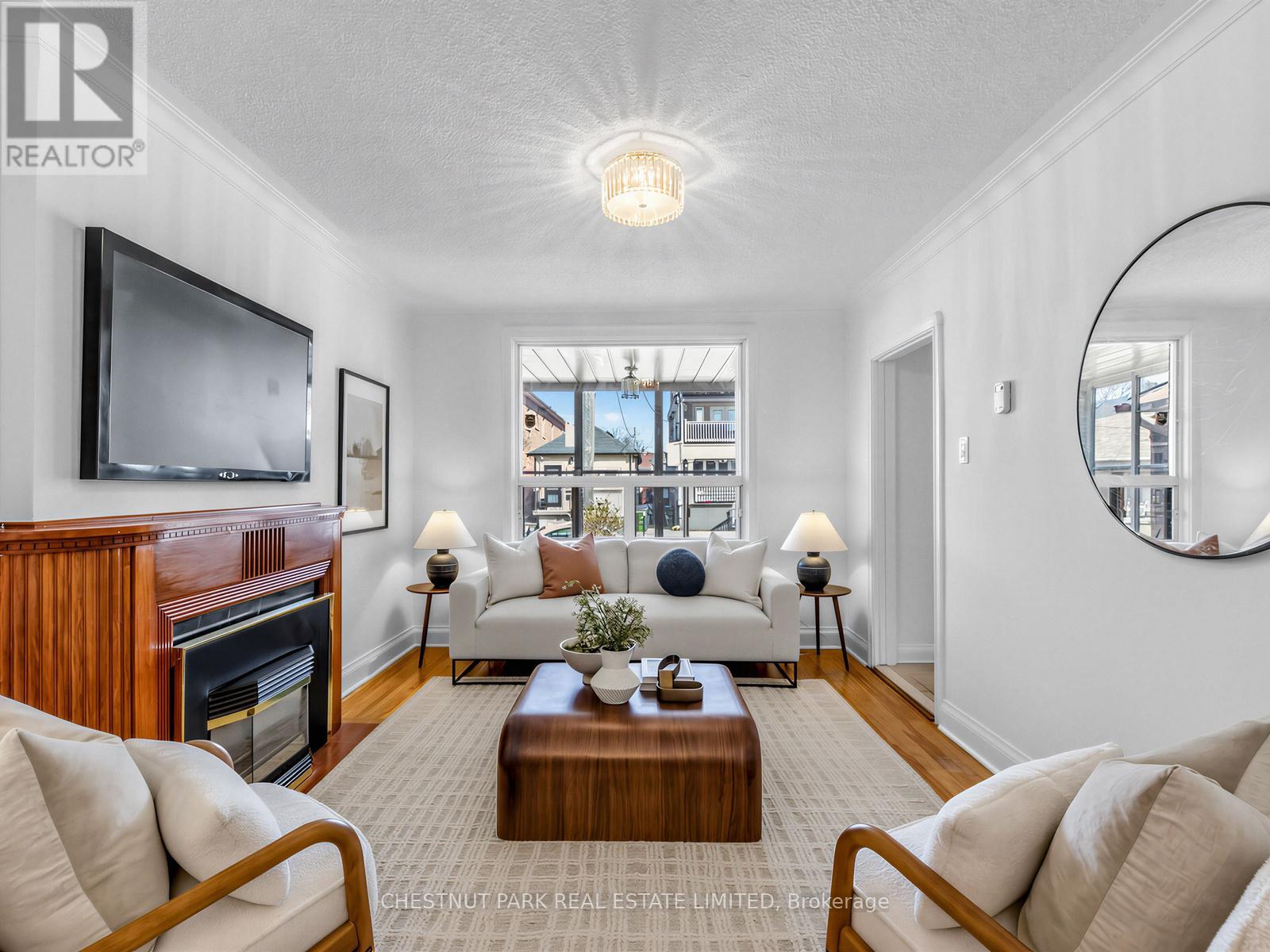 27 AMHERST AVENUE, Toronto (Oakwood Village), Ontario, M6E1Z2 — Photo 3