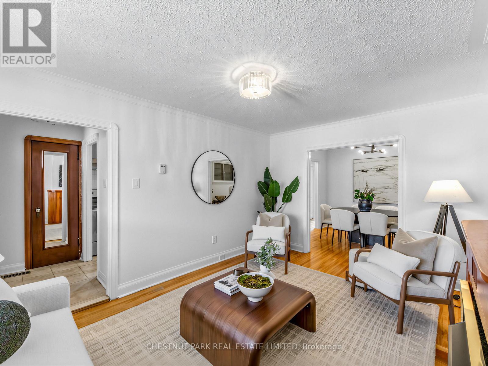 27 AMHERST AVENUE, Toronto (Oakwood Village), Ontario, M6E1Z2 — Photo 4