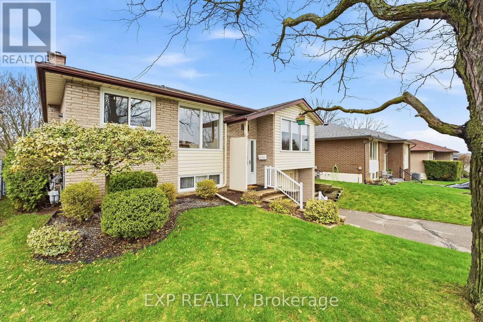 370 HILLCROFT STREET, Oshawa (O'Neill), Ontario, L1G2M2 — Photo 3