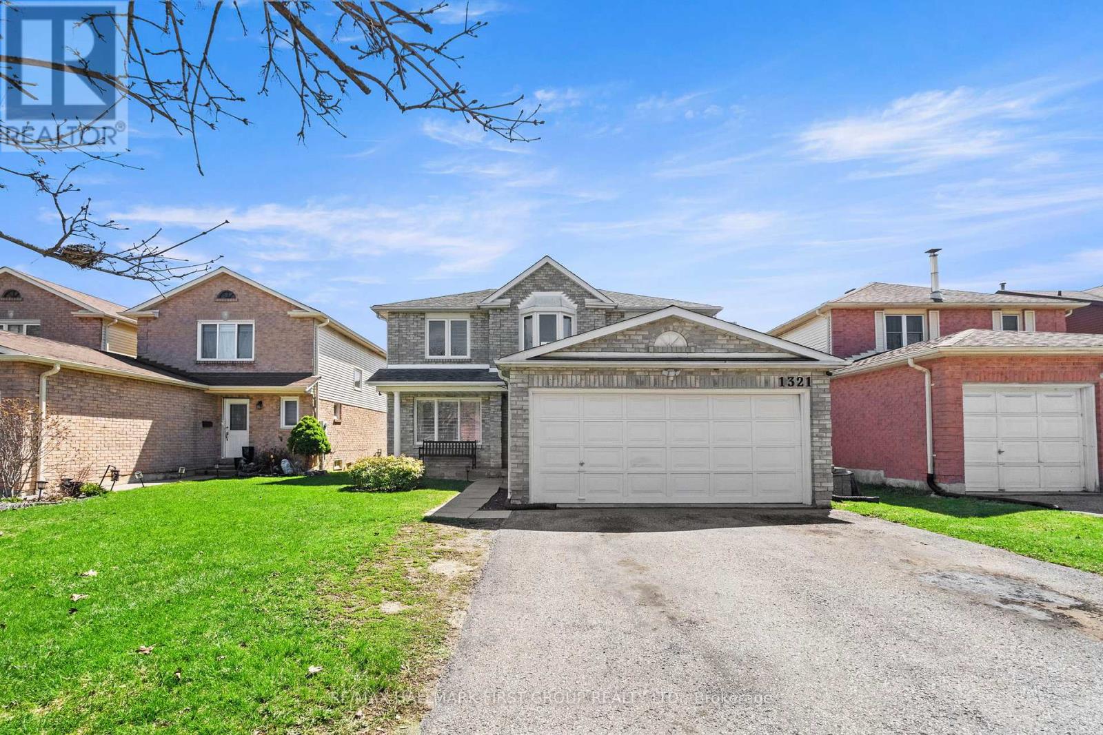 1321 ANTON SQUARE, Pickering (Liverpool), Ontario, L1V5S7 — Photo 2