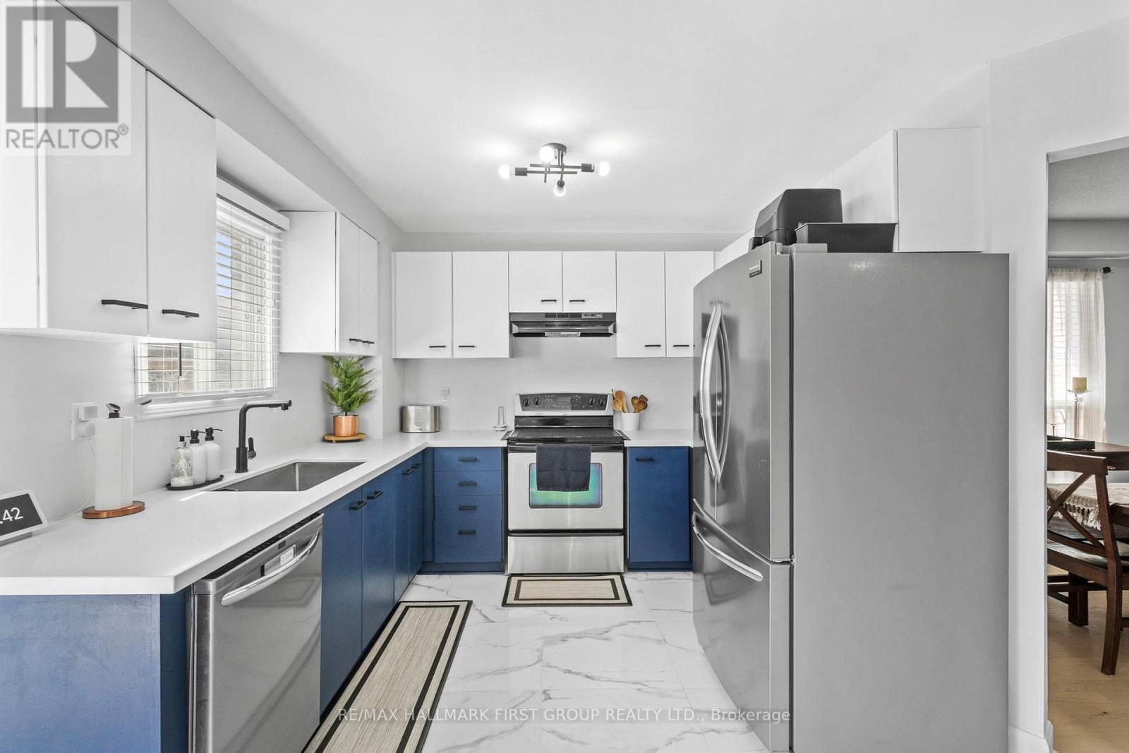 1321 ANTON SQUARE, Pickering (Liverpool), Ontario, L1V5S7 — Photo 3