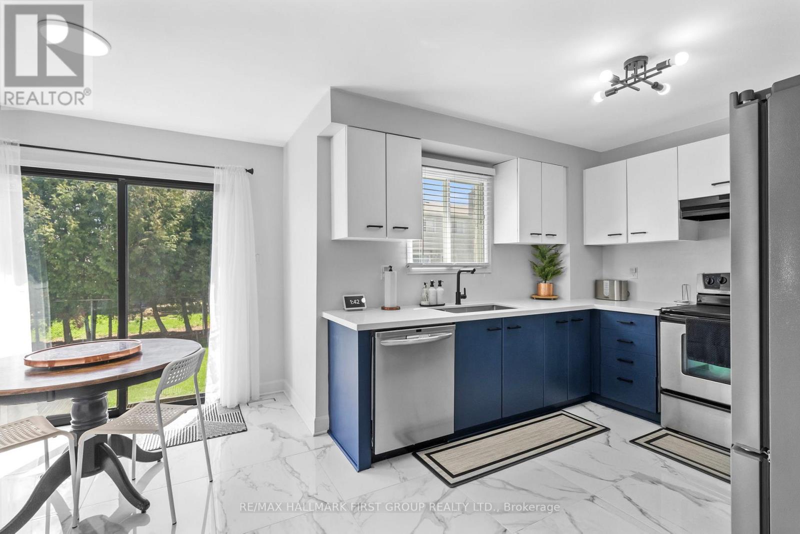 1321 ANTON SQUARE, Pickering (Liverpool), Ontario, L1V5S7 — Photo 4