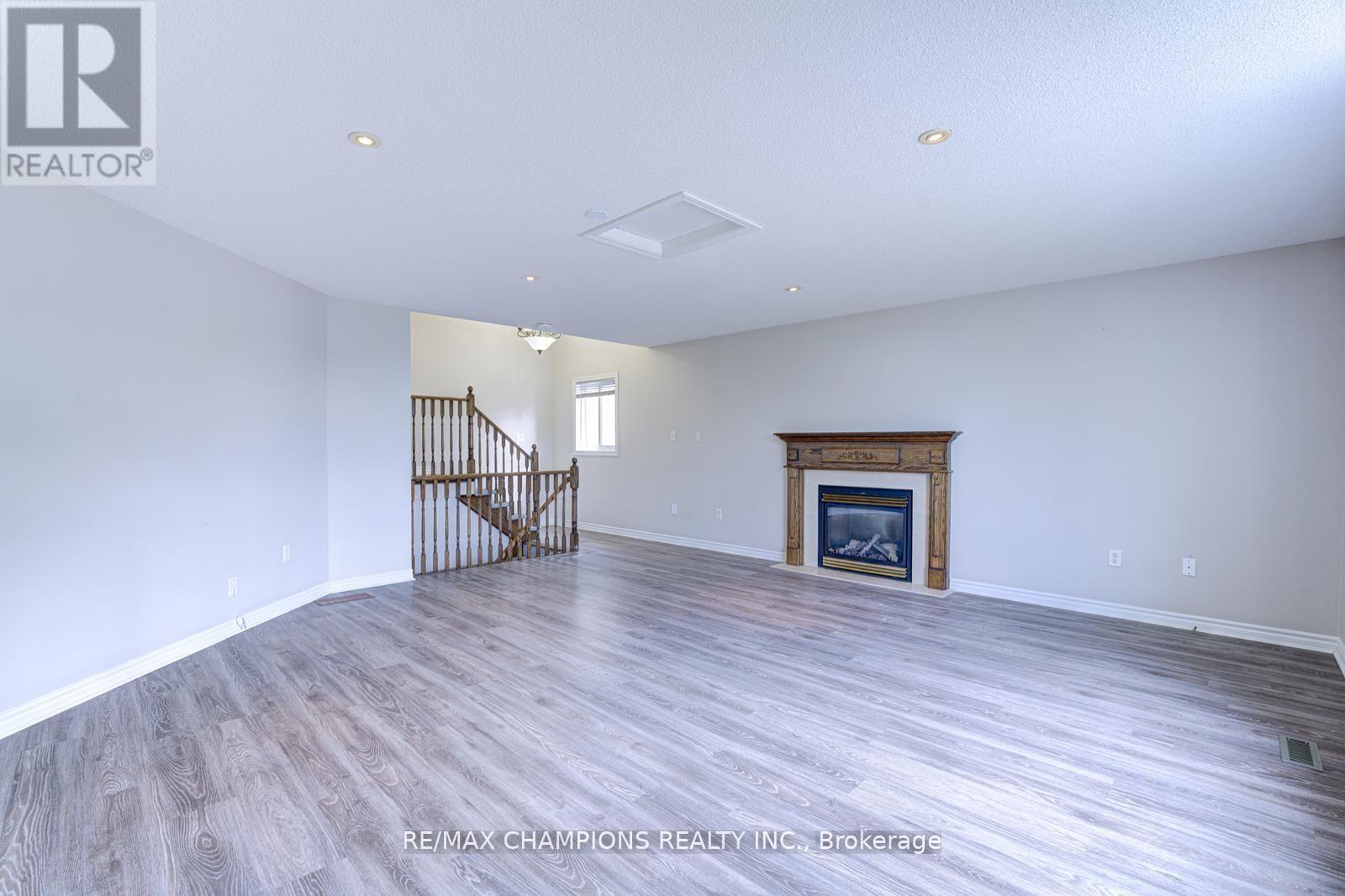 20 BELL STREET, Barrie (Ardagh), Ontario, L4N0J2 — Photo 12