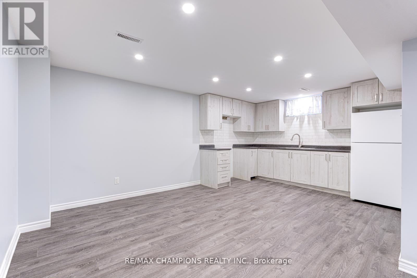 20 BELL STREET, Barrie (Ardagh), Ontario, L4N0J2 — Photo 19