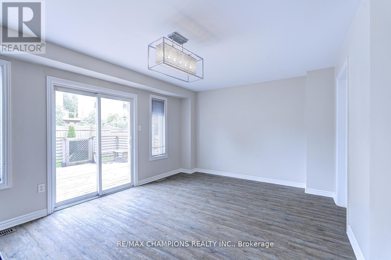 20 BELL STREET, Barrie (Ardagh), Ontario, L4N0J2 — Photo 3