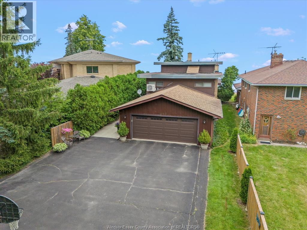 696 Old Tecumseh ROAD, Lakeshore, Ontario, N0R1A0 — Photo 3