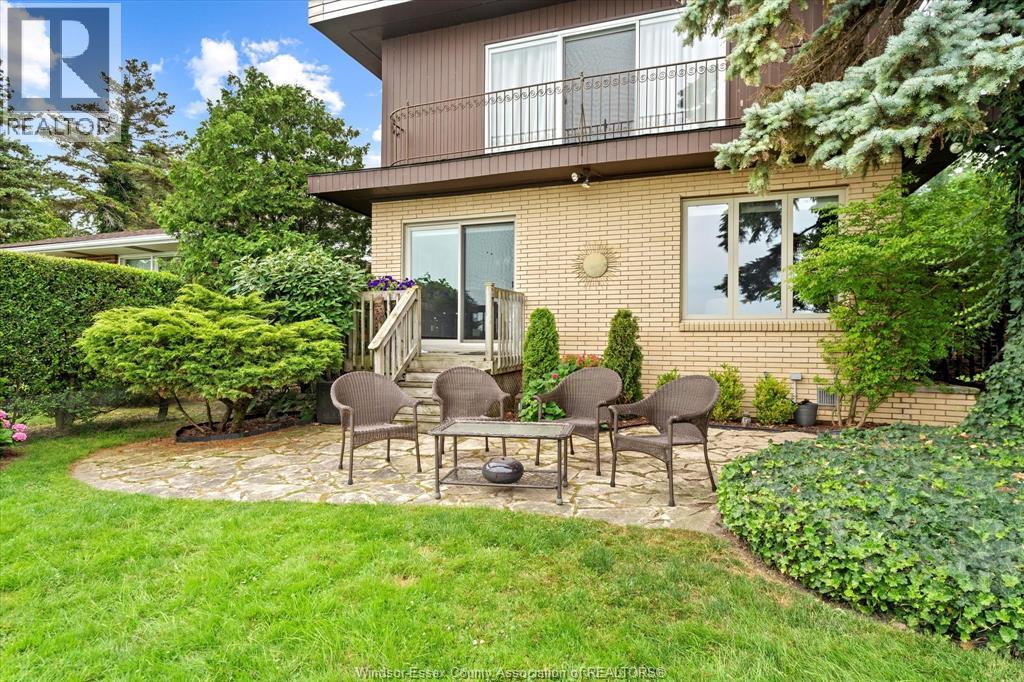 696 Old Tecumseh ROAD, Lakeshore, Ontario, N0R1A0 — Photo 5