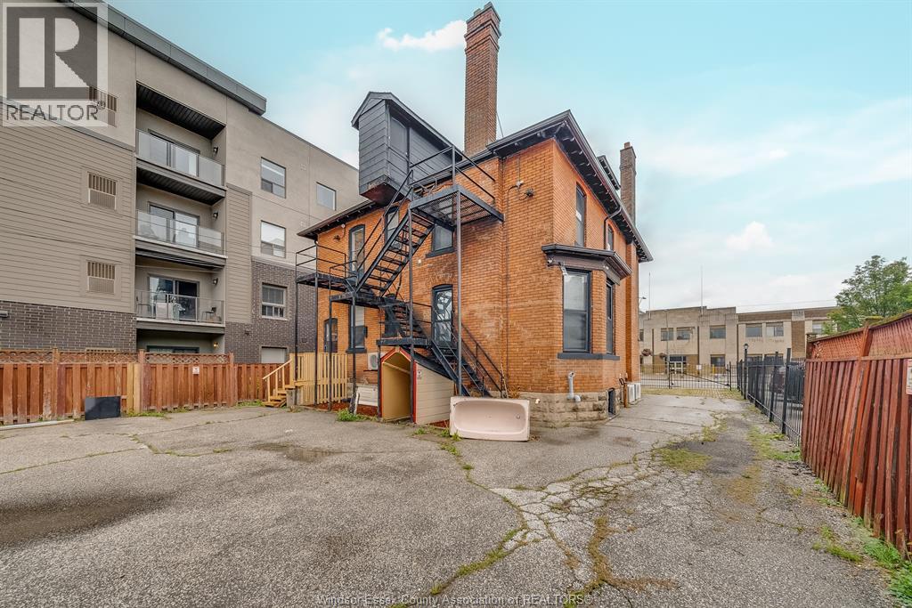 961 OUELLETTE AVENUE Unit# 2, Windsor, Ontario, N9A4J5 — Photo 38