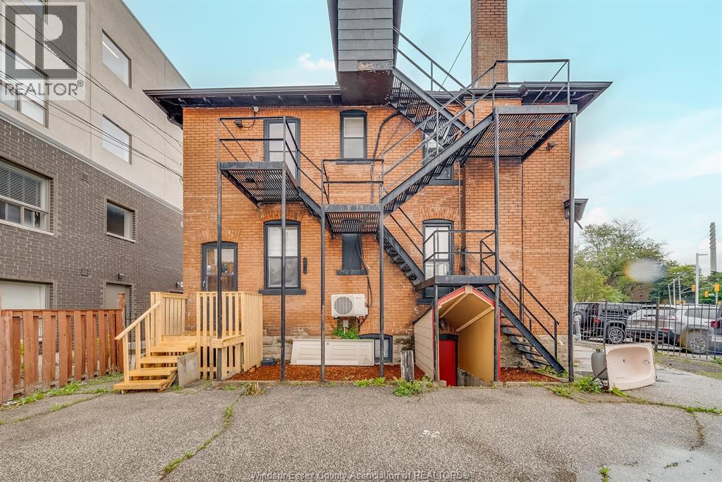 961 OUELLETTE AVENUE Unit# 2, Windsor, Ontario, N9A4J5 — Photo 4