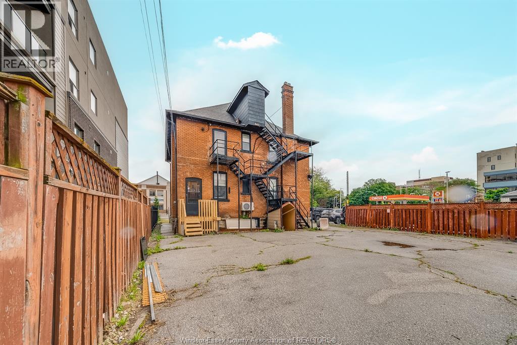 961 OUELLETTE AVENUE Unit# 2, Windsor, Ontario, N9A4J5 — Photo 40