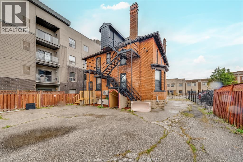 961 OUELLETTE AVENUE Unit# 2, Windsor, Ontario, N9A4J5 — Photo 5