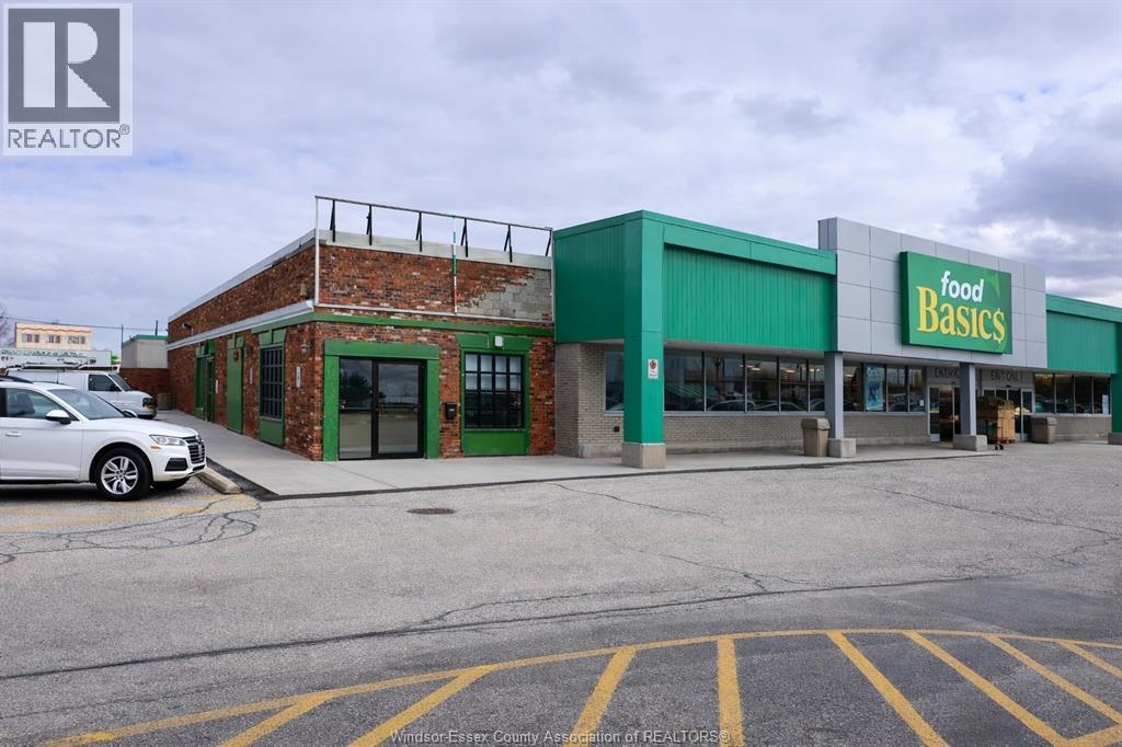 2040 LAUZON ROAD, Windsor, Ontario, N8T2Z3 — Photo 2