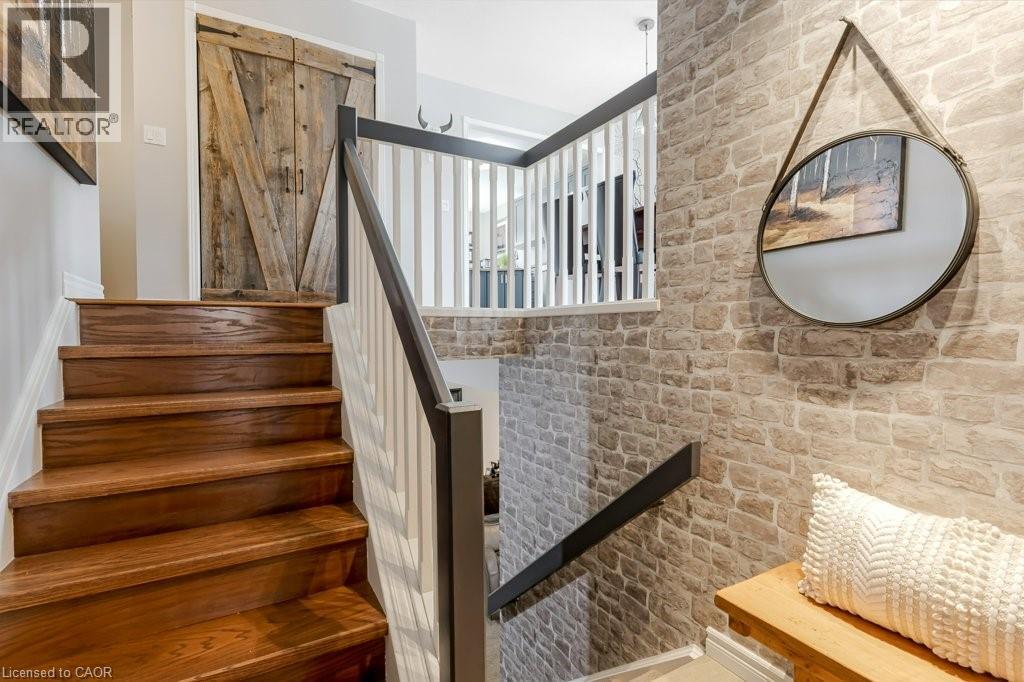 56 DAWN Crescent, Cambridge, Ontario, N3C4A9 — Photo 4