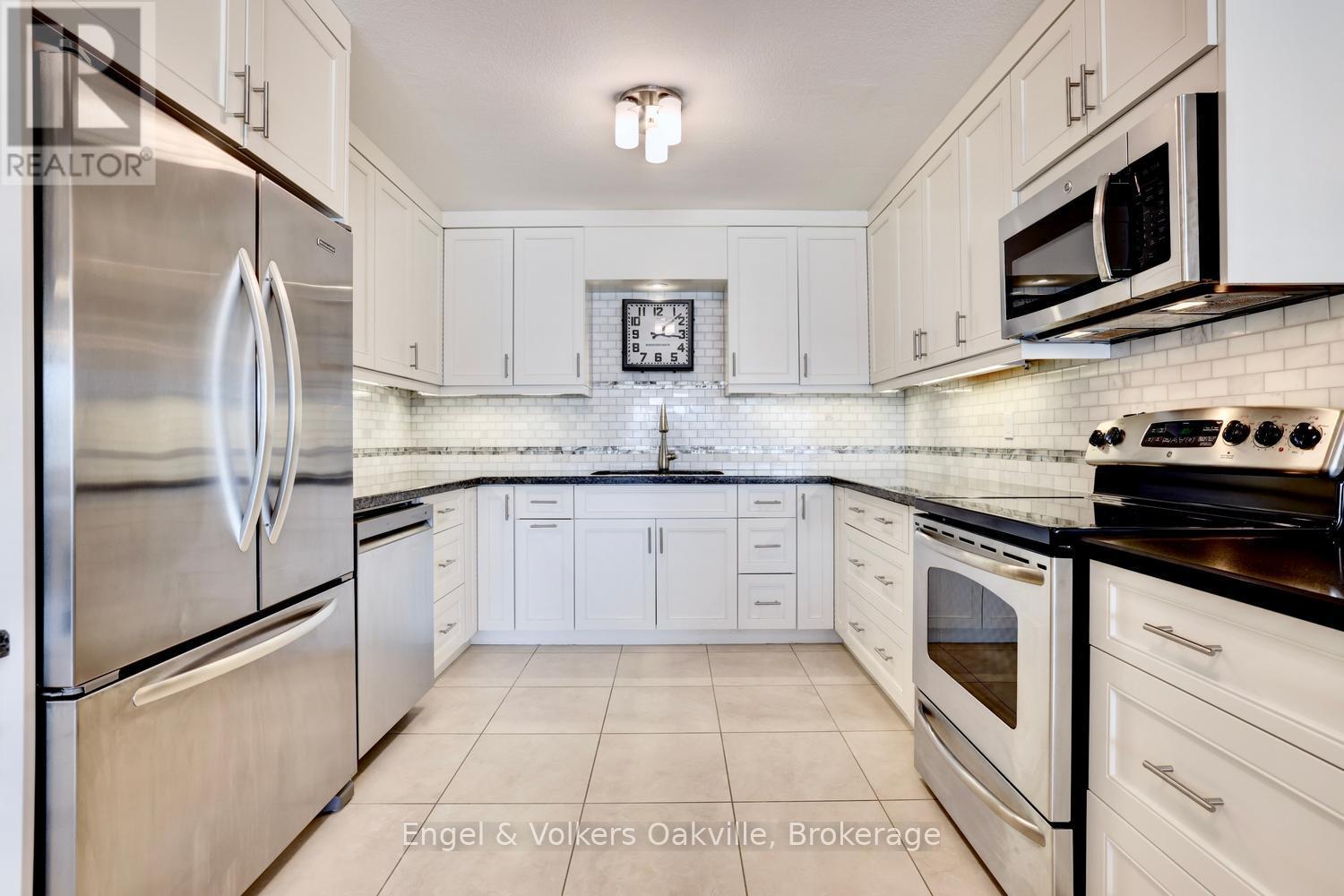 205 - 2180 MARINE DRIVE, Oakville (BR Bronte), Ontario, L6L5V2 — Photo 12